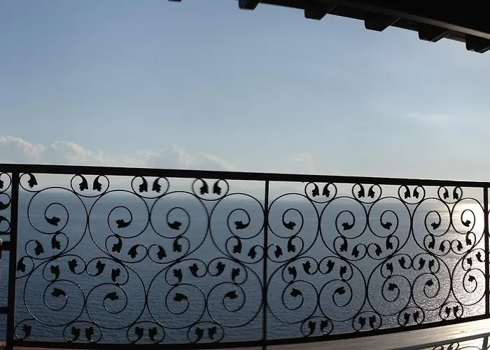 Arion מלון גומושלוק